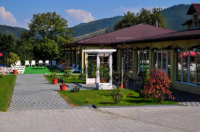 Pensiunea Vadu Izei - Cazare, Restaurant, Piscină, Sală de Evenimente